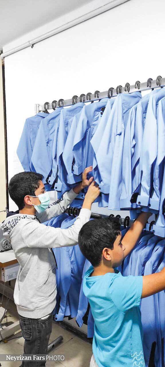 چالش تولید لباس فرم برای 13 هزار دانش‌آموز نی‌ریزی