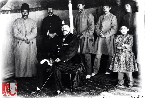 در خیمۀ سلطنتی در سرخه حصار
