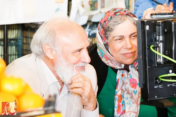 سیداشرف طباطبایی و گوهر خیراندیش در پشت صحنه فیلم محله لب&zwnj;آب
